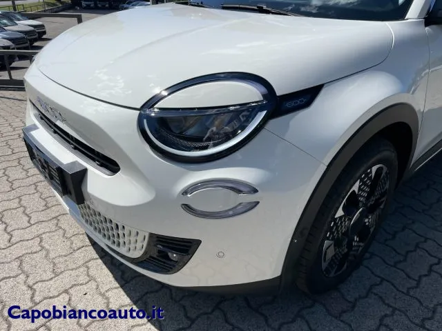 Fiat 600 Hybrid 100 CV DCT MHEV La Prima--7.900KM! - Foto 3