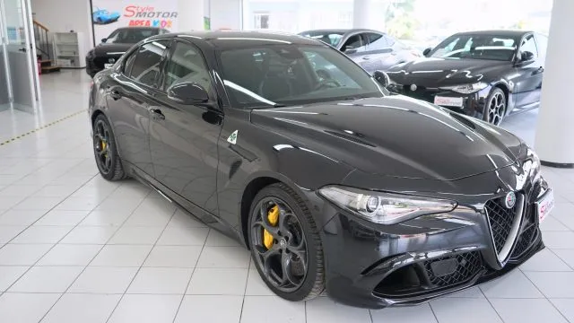 Alfa Romeo Giulia 2.9 T V6 Quadrifoglio MANUALE TIRATURA LIMITATA - Foto 2