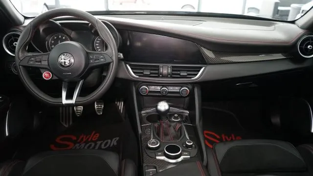 Alfa Romeo Giulia 2.9 T V6 Quadrifoglio MANUALE TIRATURA LIMITATA - Foto 5