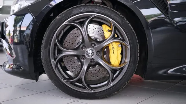 Alfa Romeo Giulia 2.9 T V6 Quadrifoglio MANUALE TIRATURA LIMITATA - Foto 9