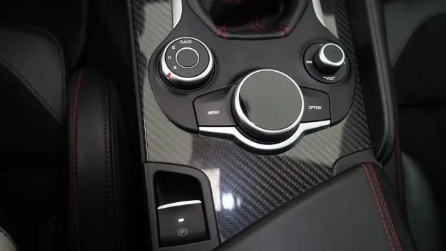 Alfa Romeo Giulia 2.9 T V6 Quadrifoglio MANUALE TIRATURA LIMITATA - Foto 11