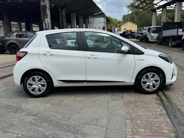 Toyota Yaris 1.5 Hybrid 5 porte Active - Foto 4