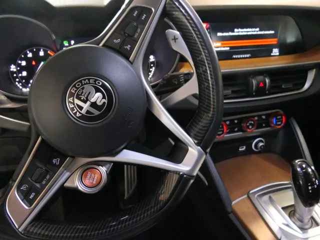 Alfa Romeo Stelvio Stelvio 2.0 Turbo 280CV AT8 Q4 First Ed. - Foto 13