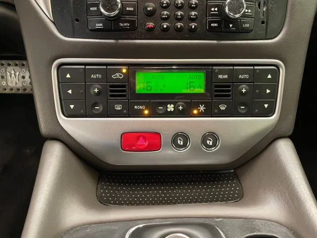 Maserati Granturismo 4.7 V8 Sport Coupe' CAMBIOCORSA * PELLE * - Foto 14