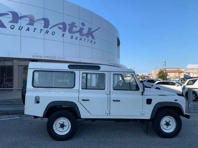 Land rover Defender 110 2.4 TD4 Station Wagon 7 POSTI - Foto 2