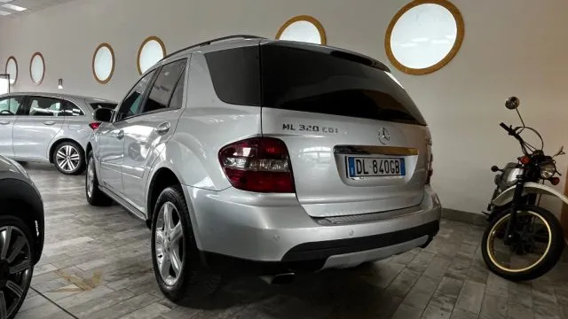 Mercedes-Benz ML 320 CDI Sport - Foto 4