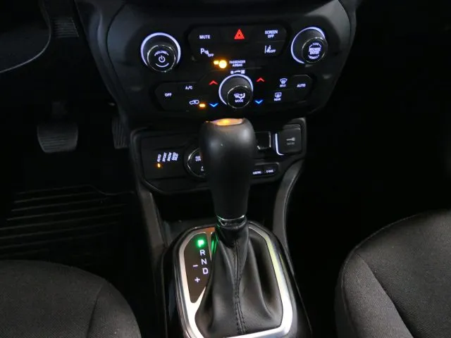 Jeep Renegade 1.3 T4 190CV PHEV 4xe AT6 Limited - Foto 13