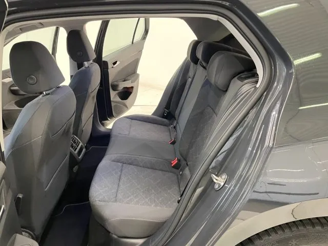 Volkswagen Golf 1.0 eTSI DSG Life 5P MHEV - Foto 7