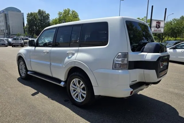 Mitsubishi Pajero 3.2 DI-D 16V aut. 7 POSTI PERMUTE - Foto 3