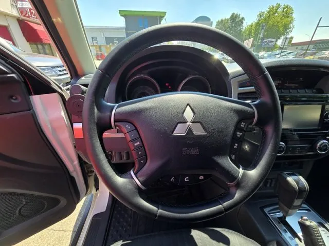 Mitsubishi Pajero 3.2 DI-D 16V aut. 7 POSTI PERMUTE - Foto 10