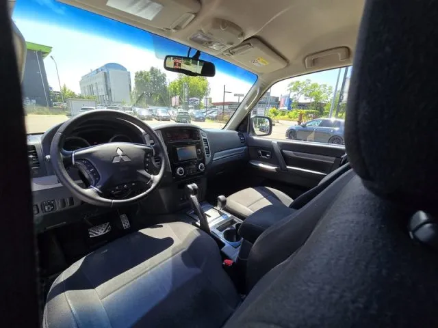 Mitsubishi Pajero 3.2 DI-D 16V aut. 7 POSTI PERMUTE - Foto 13