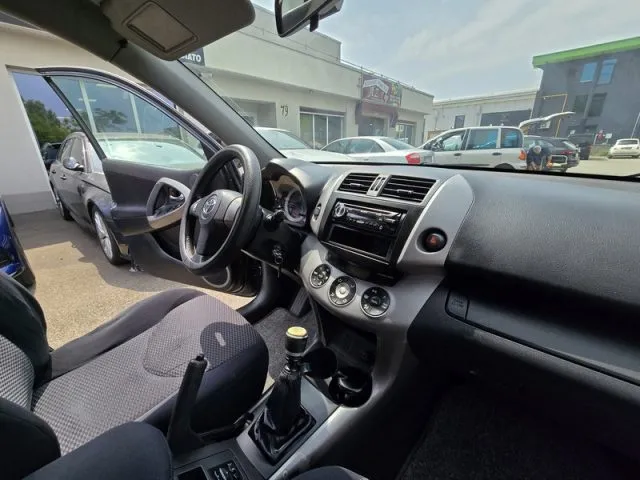 Toyota RAV 4 RAV4 2.2 D-4D 136 CV - Foto 10