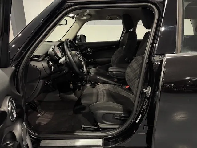 Mini Cooper D 1.5 Cooper D Hype 5 porte - Foto 14