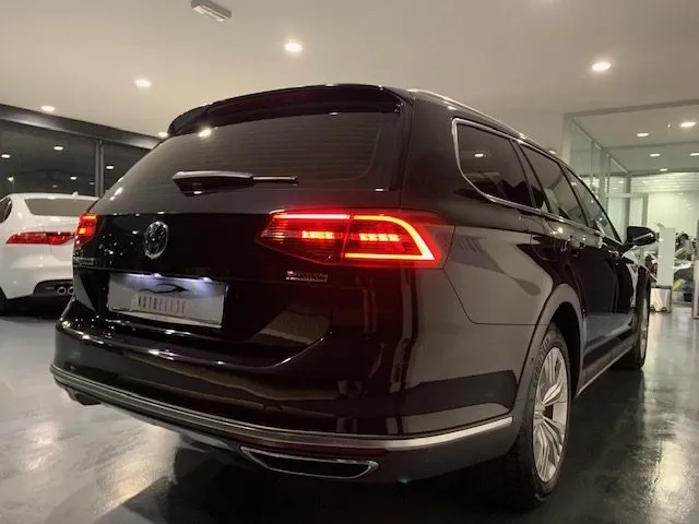 Volkswagen Passat Business Alltrack 2.0 BiTDI 240 CV 4MOT DSG Exec. - Foto 7
